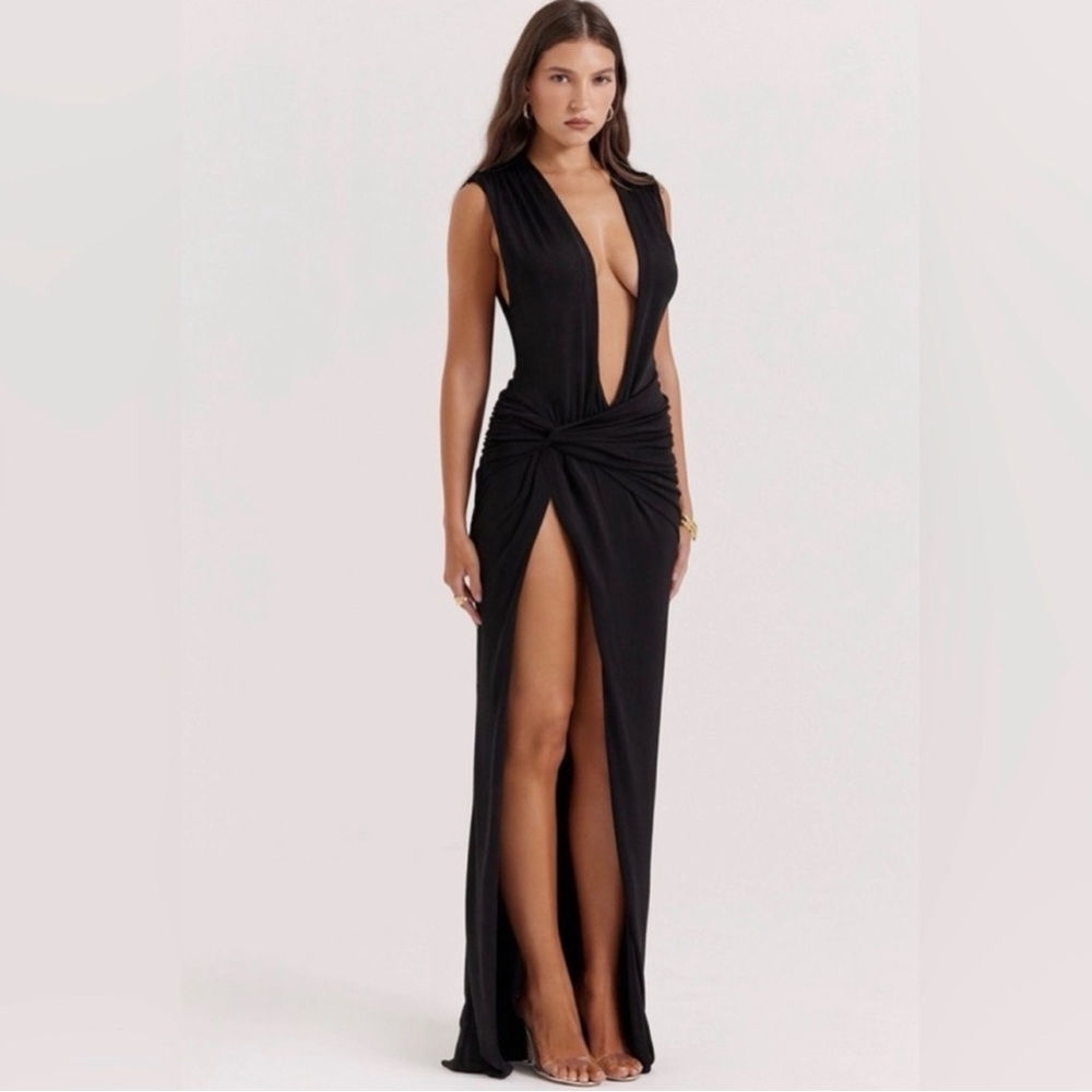 HOUSE OF CB Larelle Plunge Maxi Dress